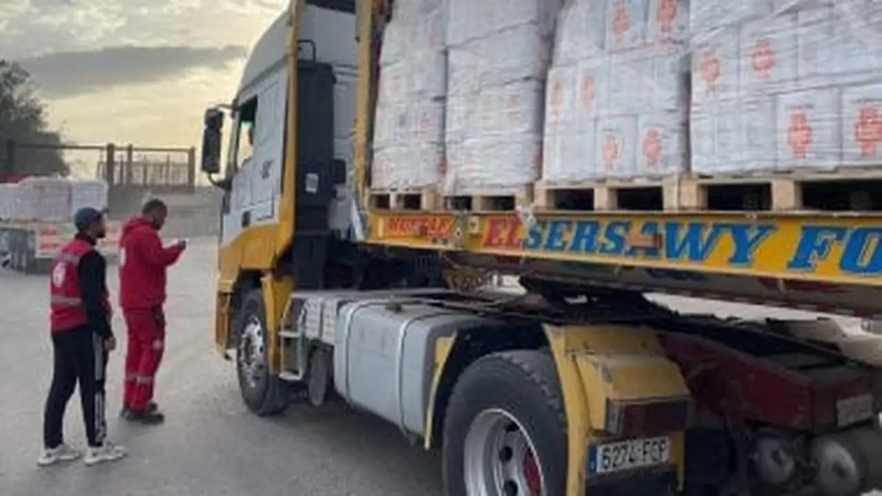 مصر ترسل 44 ألف سلة غذائية و177 ألف قطعة ملابس لقطاع غزة